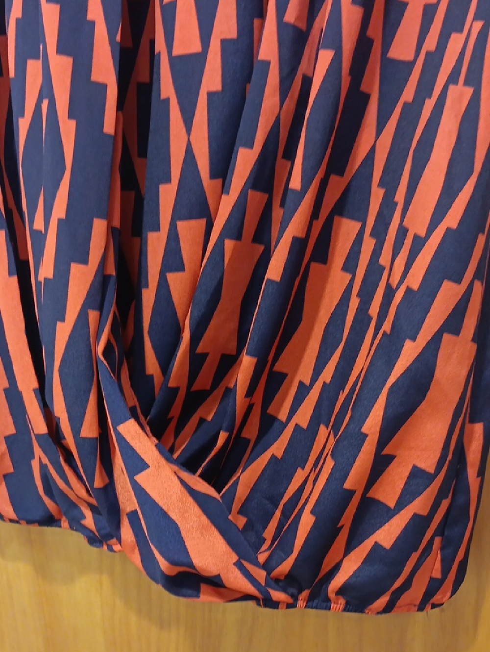 Eclair Geometric design top - Picture 2 of 4